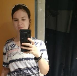 Meet your Posher, Leslie